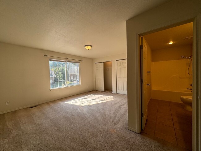 Building Photo - Spacious 3-Bedroom Duplex Located within C...