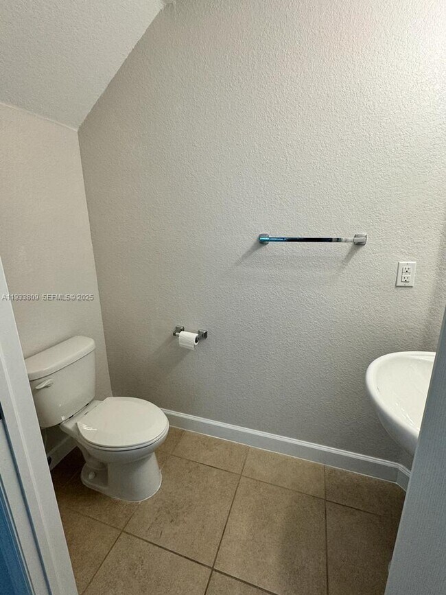 Building Photo - 3558 NW 29th Ct