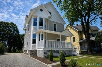 Building Photo - 25 Quintard Ave