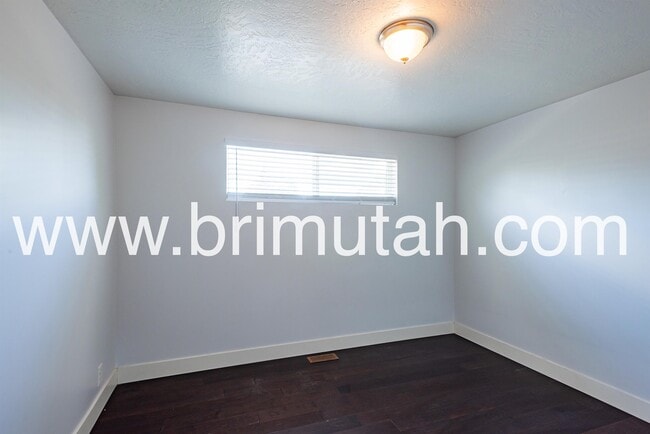 Building Photo - 1313 E 8425 S