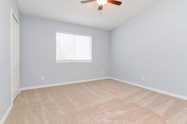 Building Photo - 403 Wilton Cir