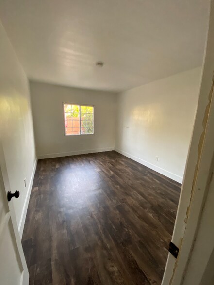 Building Photo - 3320-3322 Clairemont Dr
