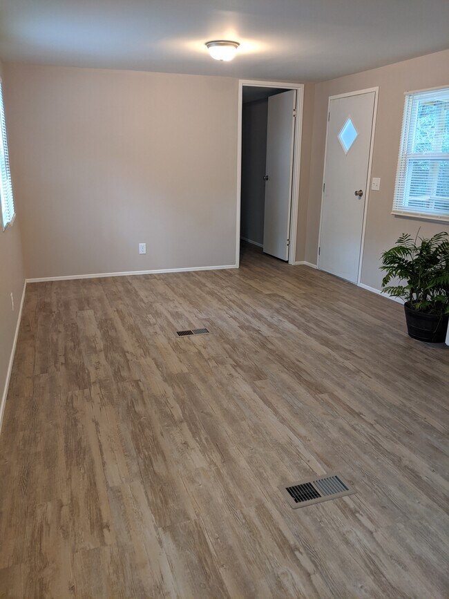 Living Room - 114 Victory Ln