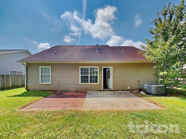 Building Photo - 6836 Saganaw Dr