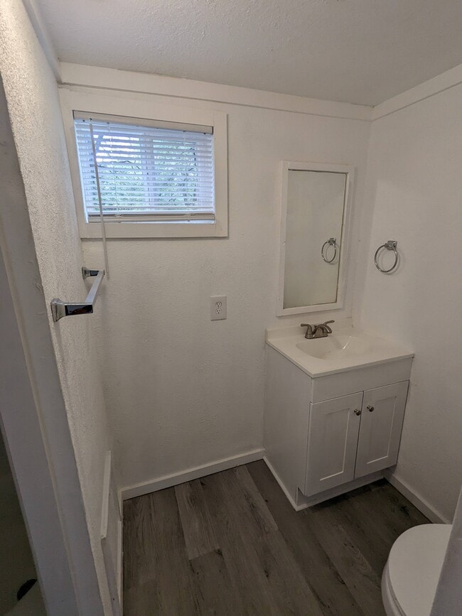 Building Photo - 300 Royal Way