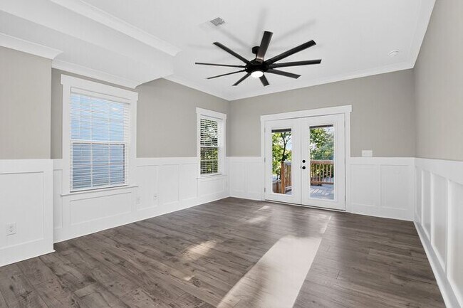 Building Photo - Beautiful 3BD/2.5BA Single Family Home in Reid Park!