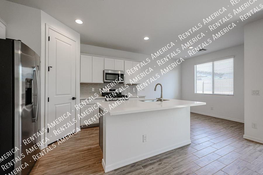 Building Photo - 4841 S Carver
