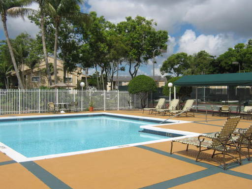 Building Photo - 351 Palm Way
