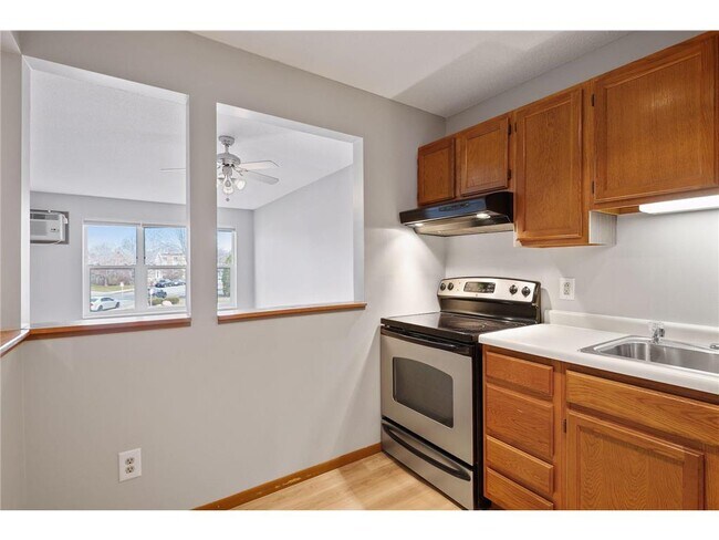 Building Photo - 720 3rd Ave NE