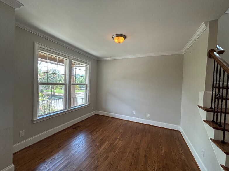 Building Photo - Room in House on Grande Chateau Ln