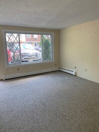 Building Photo - 945 Riverside Dr