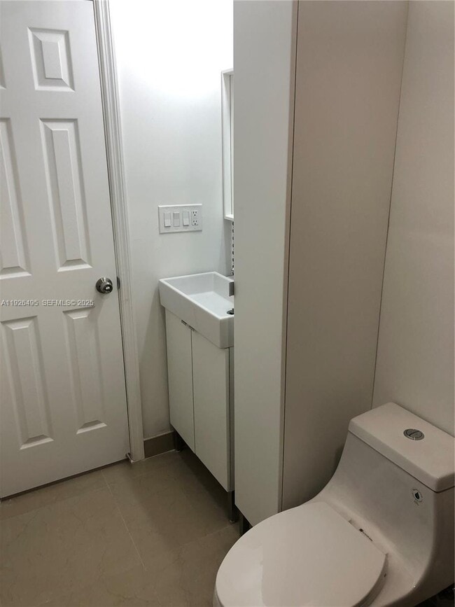 Building Photo - 2463 NE 183rd St