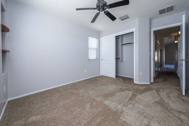 Building Photo - 4005 E Coolbrooke Dr