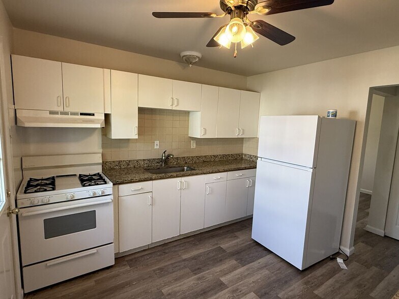 Building Photo - 651 Southwell Ln