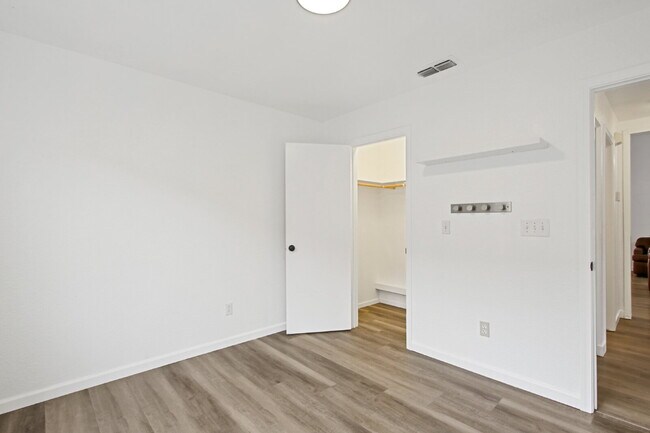 Building Photo - Updated Wildhorse Home | 2 Bed, 2 Bath | Corner Lot | Pets OK | W/D + Landscaping Included