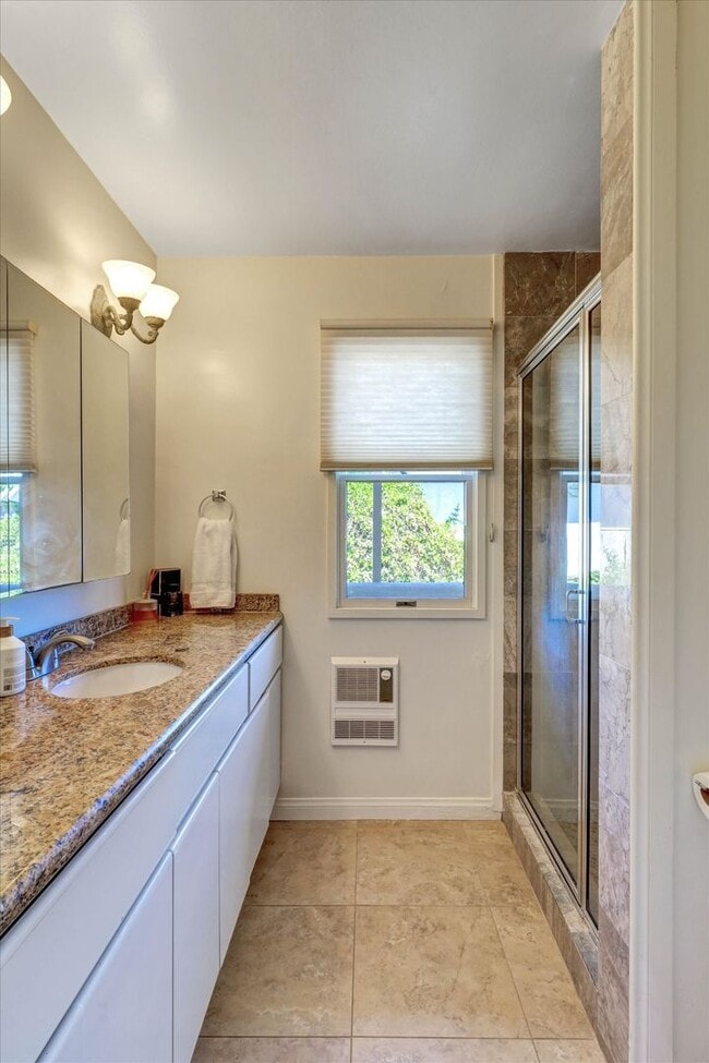 Building Photo - 13561 Table Rock Dr