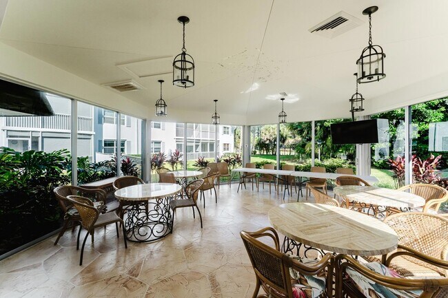 Building Photo - 800 E Camino Real