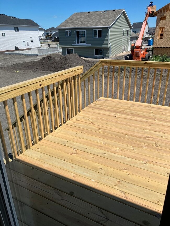 Building Photo - 4 Bed 3 Bath Single Family Home