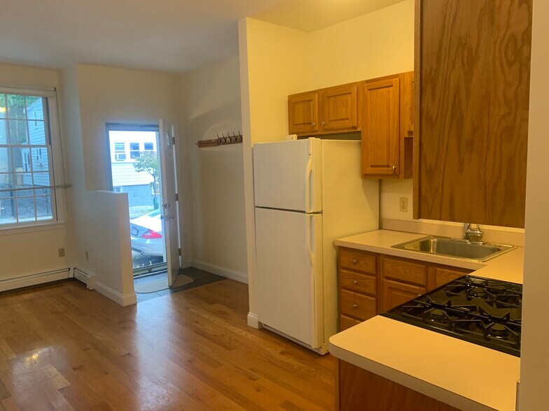 Building Photo - 202 Hurley St