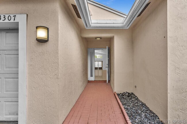 Building Photo - 3307 SW 49th St