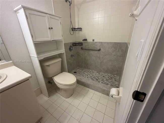 Building Photo - 1692 SE 29th Ct