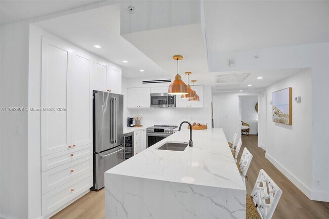 Building Photo - 2501 S Ocean Dr