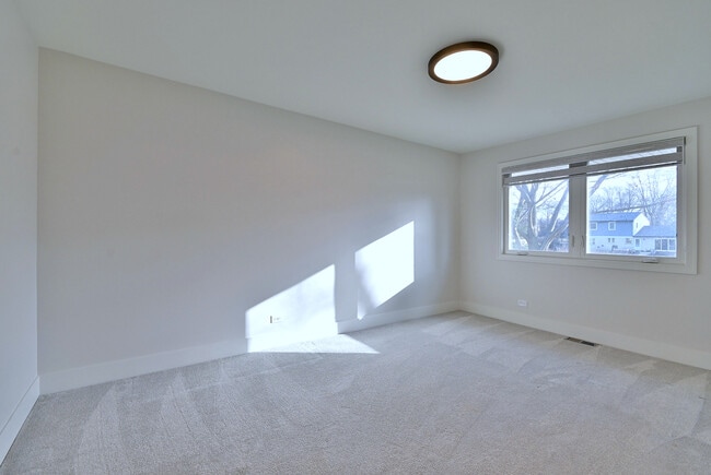 Building Photo - 263 Bobwhite Ln