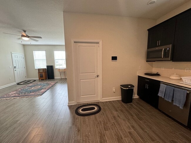 Building Photo - New Generation Stunning 1 Bed 1 Bath with ...