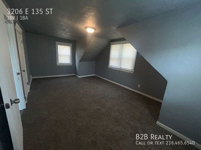 Building Photo - 3206 E 135th St