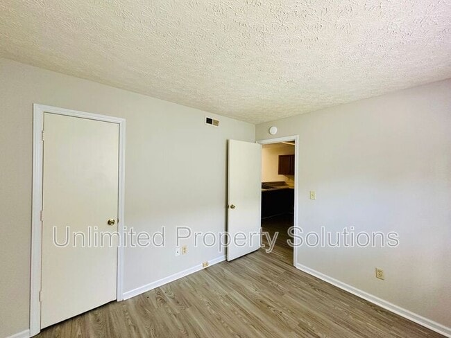 Building Photo - 203 Sunn Aire Ct
