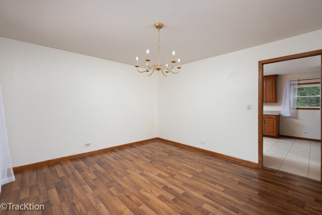 Building Photo - 24200 W Deer Ridge Ln