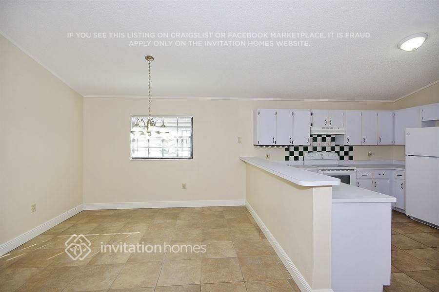 Building Photo - 1640 Sunburst Way