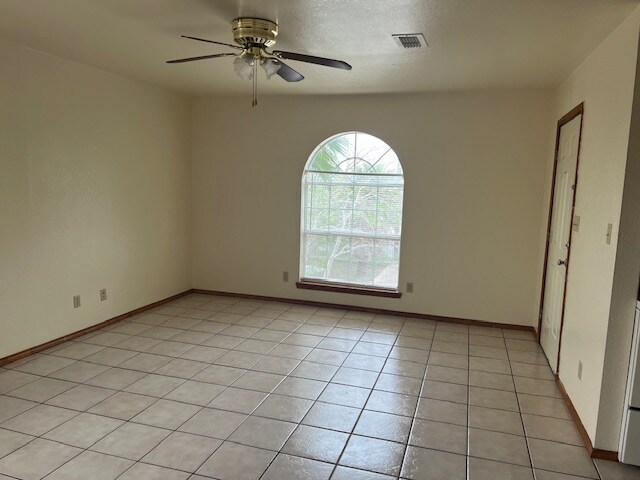 Primary Photo - 1000 Wild Rose Ln