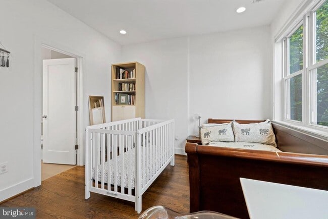 Building Photo - 1928 First St NE