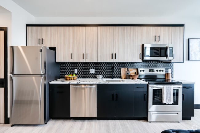 1BR, 1BA - 535SF - Ridge Pointe Luxury Apartments