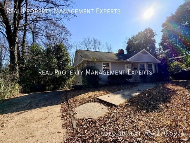 Building Photo - 1843 Camp Greene St