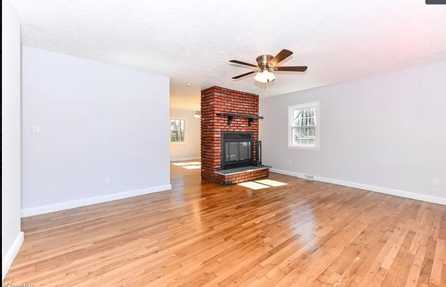 Fireplace in living room - 121 Park Dr