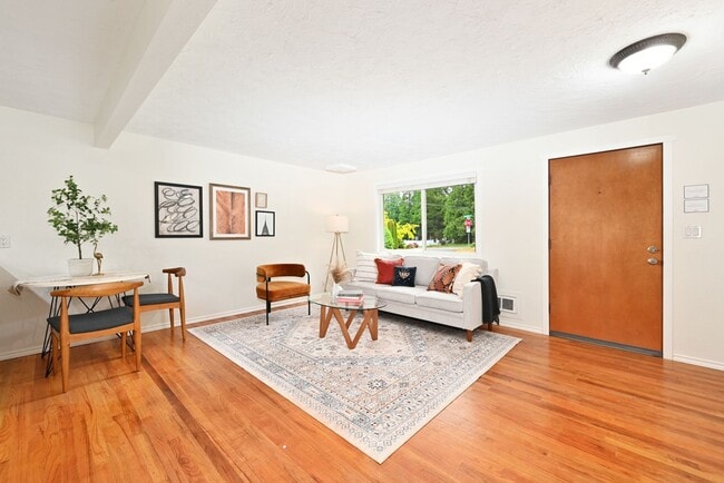 Building Photo - Cozy 2-bedroom 2 bath house in Redmond