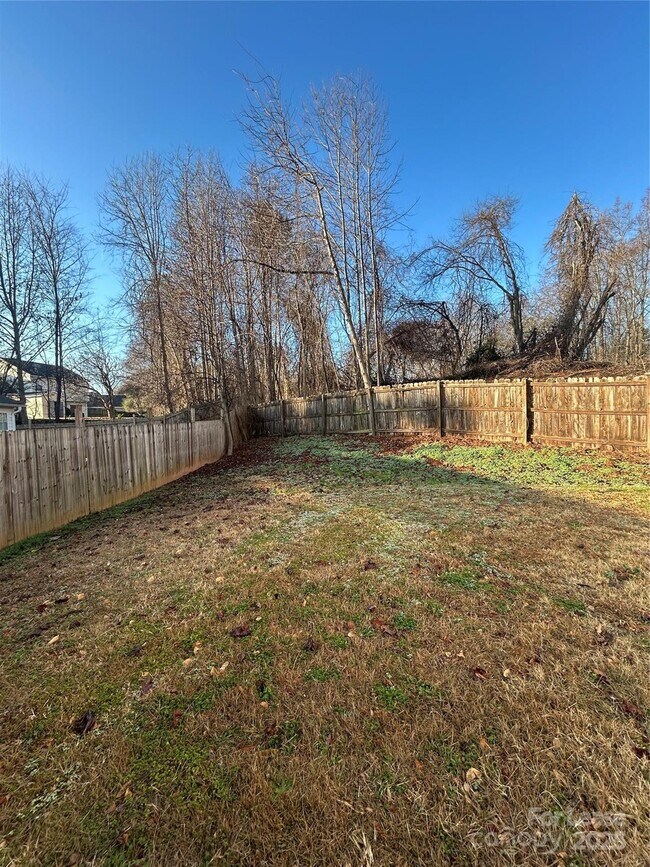 Building Photo - 2893 Signal Ct SW