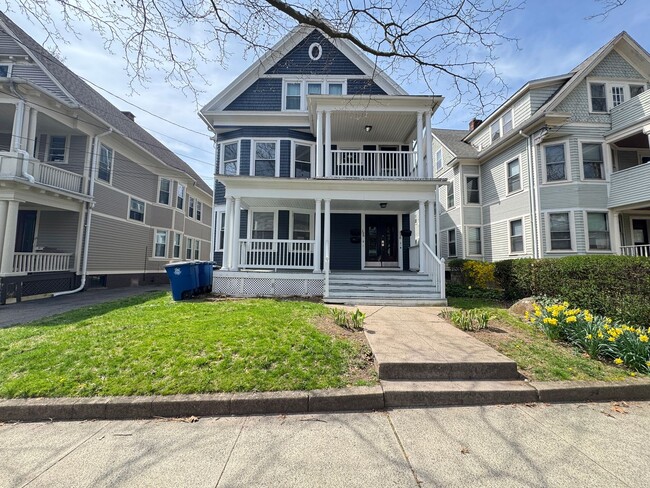 Building Photo - 126 Mansfield St