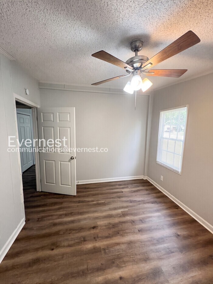 Building Photo - 4980 New Horizon Dr