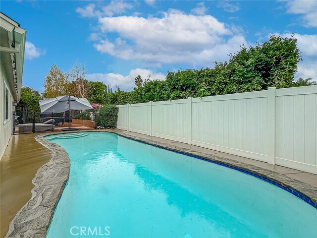 Building Photo - 2685 Velarde Dr