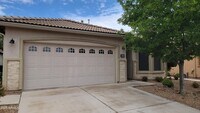 Building Photo - 333 Bainbridge Dr