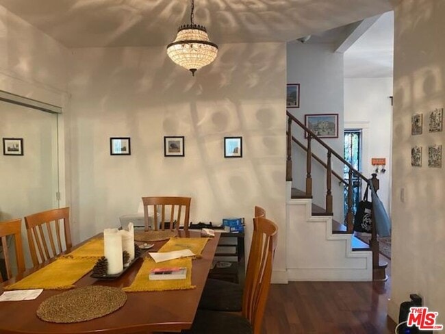 Building Photo - 1612 11th Pl