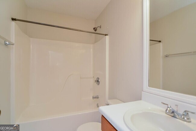 Building Photo - 2770 Lake Park Ridge W