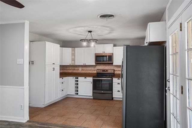 Building Photo - 812 Jerry Ln