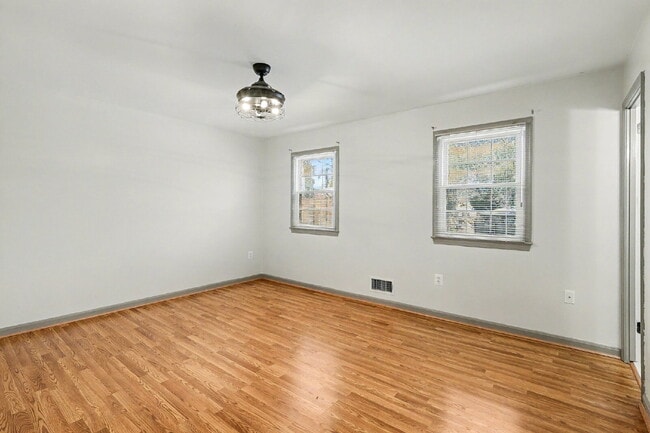 Building Photo - Welcome Home!