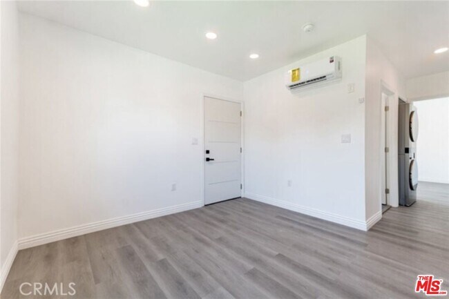 Building Photo - 11912 Elkwood St