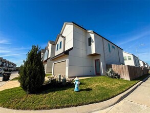 Building Photo - 4402 Bora Bora Ln
