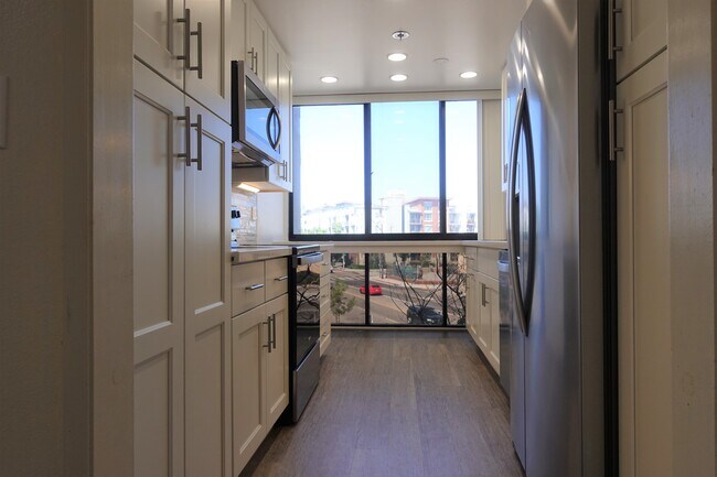 Building Photo - 222 S Central Ave